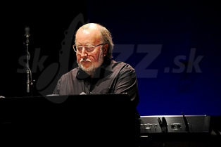  RAINER BRÜNINGHAUS  