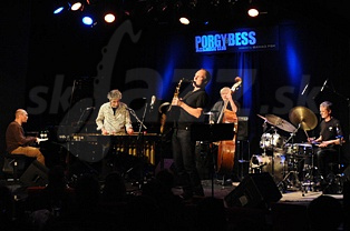  MIKE MAINIERI & NORTHERN LIGHT  