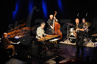  MIKE MAINIERI & NORTHERN LIGHT  