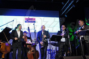  JAZZONANCE  