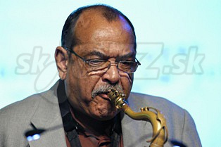  ERNIE WATTS  