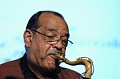 ERNIE WATTS  