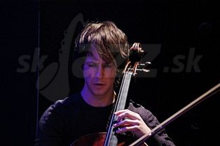  GREGOR RIDDELL  