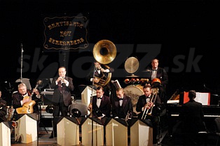  BRATISLAVA HOT SERENADERS  