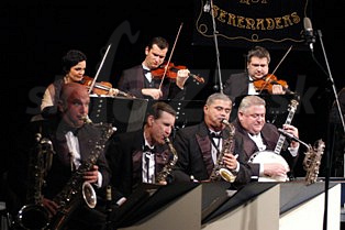  BRATISLAVA HOT SERENADERS  