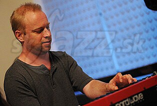  ZSOLT KALTENECKER  