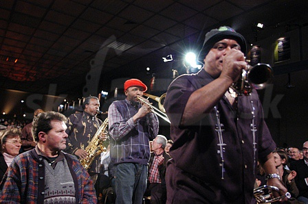  DIRTY DOZEN BRASS BAND  