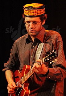  DAVID DORŮŽKA  