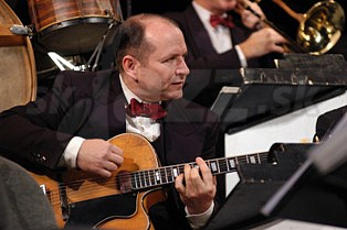  PETR TICHÝ  