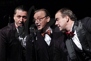  SPEVÁCKE TRIO  