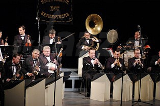  BRATISLAVA HOT SERENADERS  