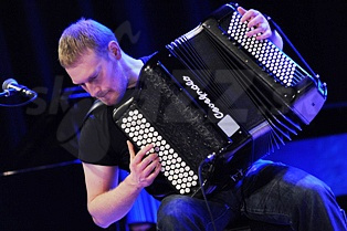  LAURENT DERACHE  