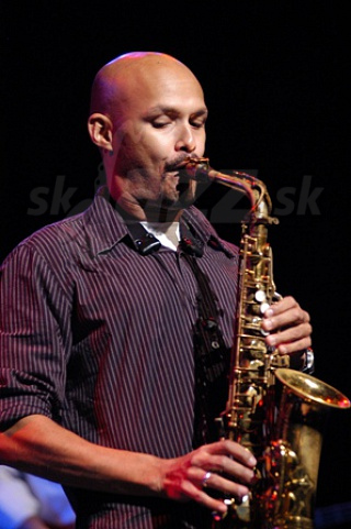  MIGUEL ZONON  