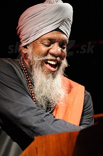  Dr.LONNIE SMITH  