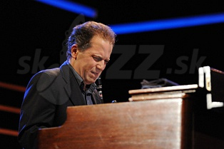  LARRY GOLDINGS  