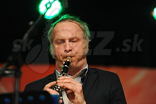 RUDI MAHALL DSC  