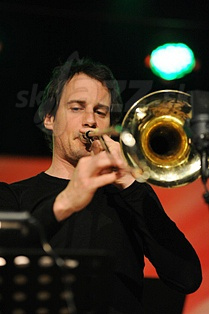  NILS  