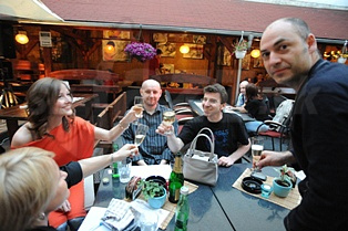  PRÍPITOK PRED KONCERTOM  