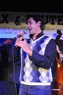  KAROL CSINO  