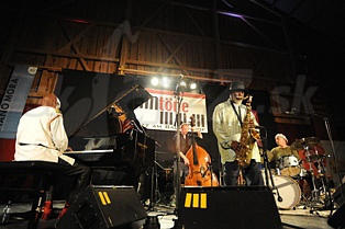 PHAROAH SANDERS QUARTET  