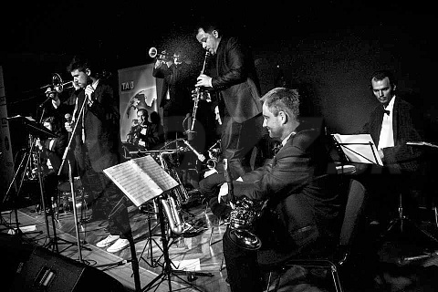  SWING SOCIETY ORCHESTRA 
