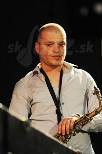  KIRE KUZMANOFF  