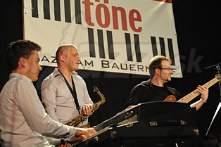  MÁTYÁS+KIRE+THOMAS  