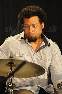  MAKAYE McCRAVEN  