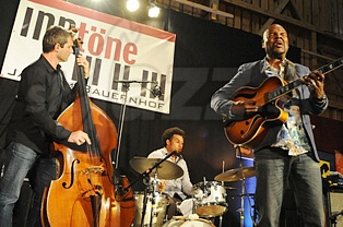  BOBBY BROOM TRIO  