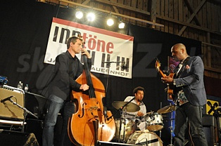  BOBBY BROOM TRIO  