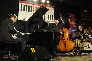 TRIO  