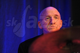  ADAM  