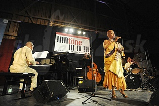  TULIVU-DONNA CUMBERBATCH QUARTET  
