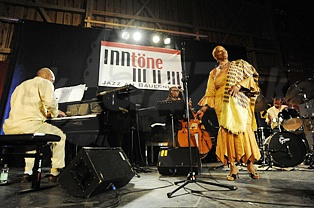  TULIVU-DONNA CUMBERBATCH QUARTET  