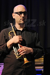  ADAM  