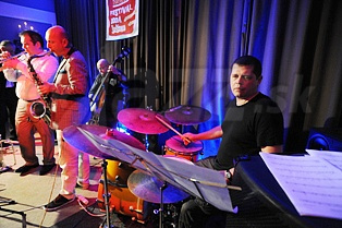  JAZZONANCE  