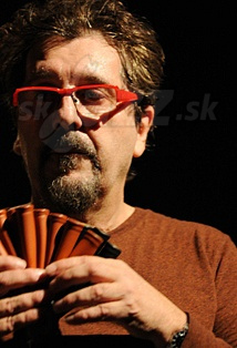  CYRO BAPTISTA  