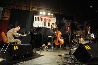  BRAD LEALI QUARTET  
