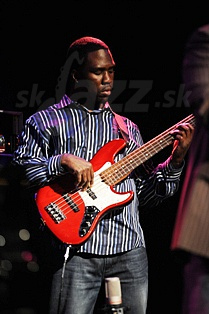 DERRICK HODGE  