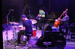  BENITO GONZALES TRIO  