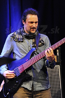  JONATHAN  