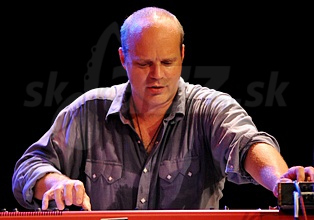  JOHN MEDESKI  