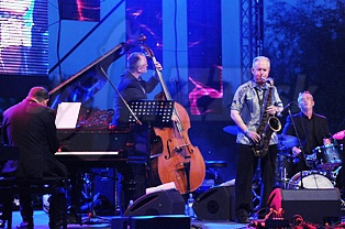  NBS TRIO + SCOTT HAMILTON  