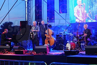  NBS TRIO + SCOTT HAMILTON  