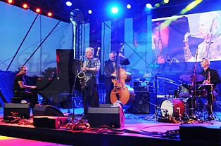  NBS TRIO + SCOTT HAMILTON  