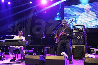  XANTONE + PAUL  