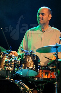  TONY  