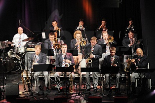  MOSCOW JAZZ ORCHESTRA  