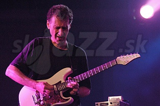  SCOTT HENDERSON  