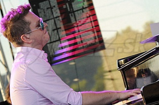  PAWEL TOMASZEWSKI  